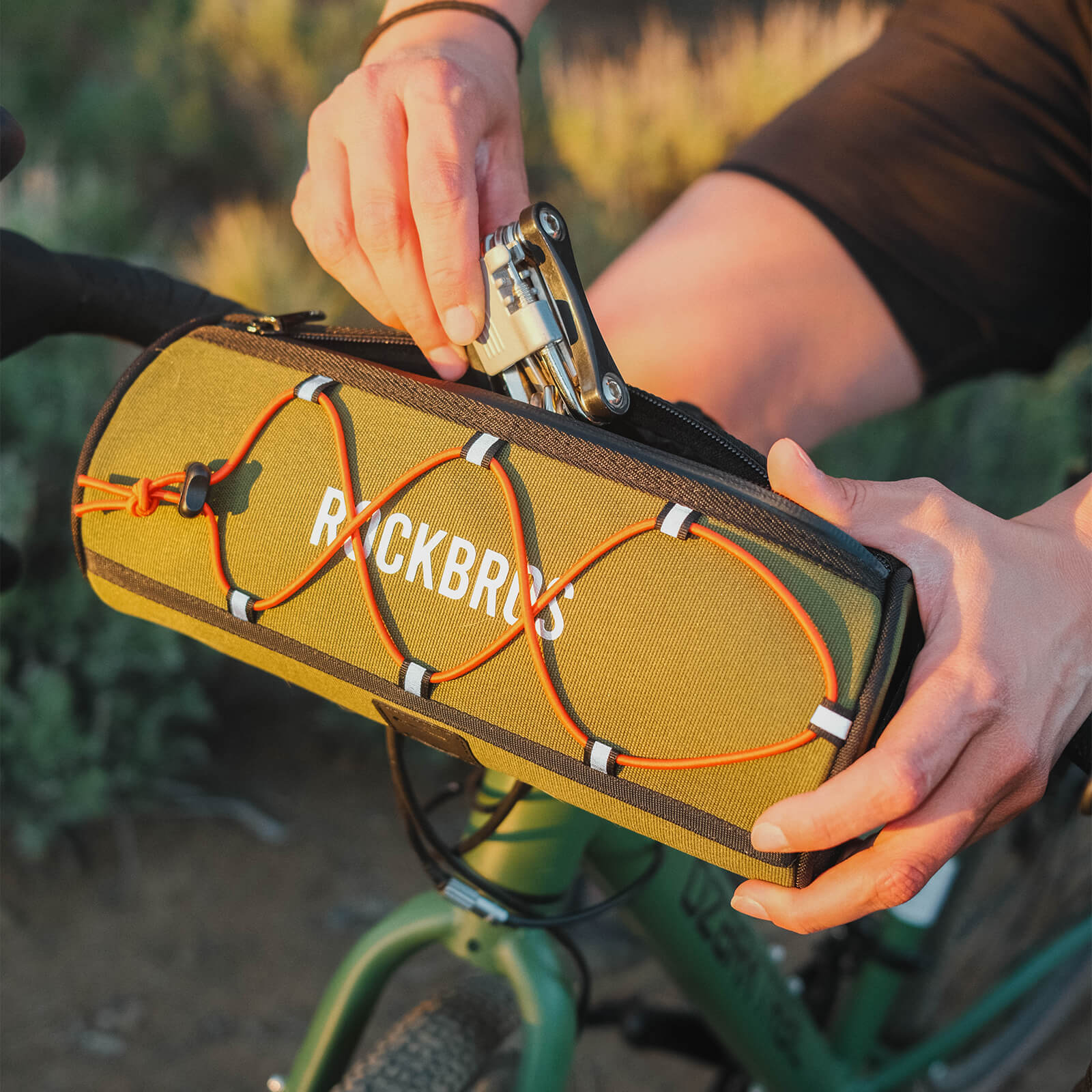 ROAD TO SKY Wasserdichte Reflektierende Zylindrische Lenkertasche - Image 35